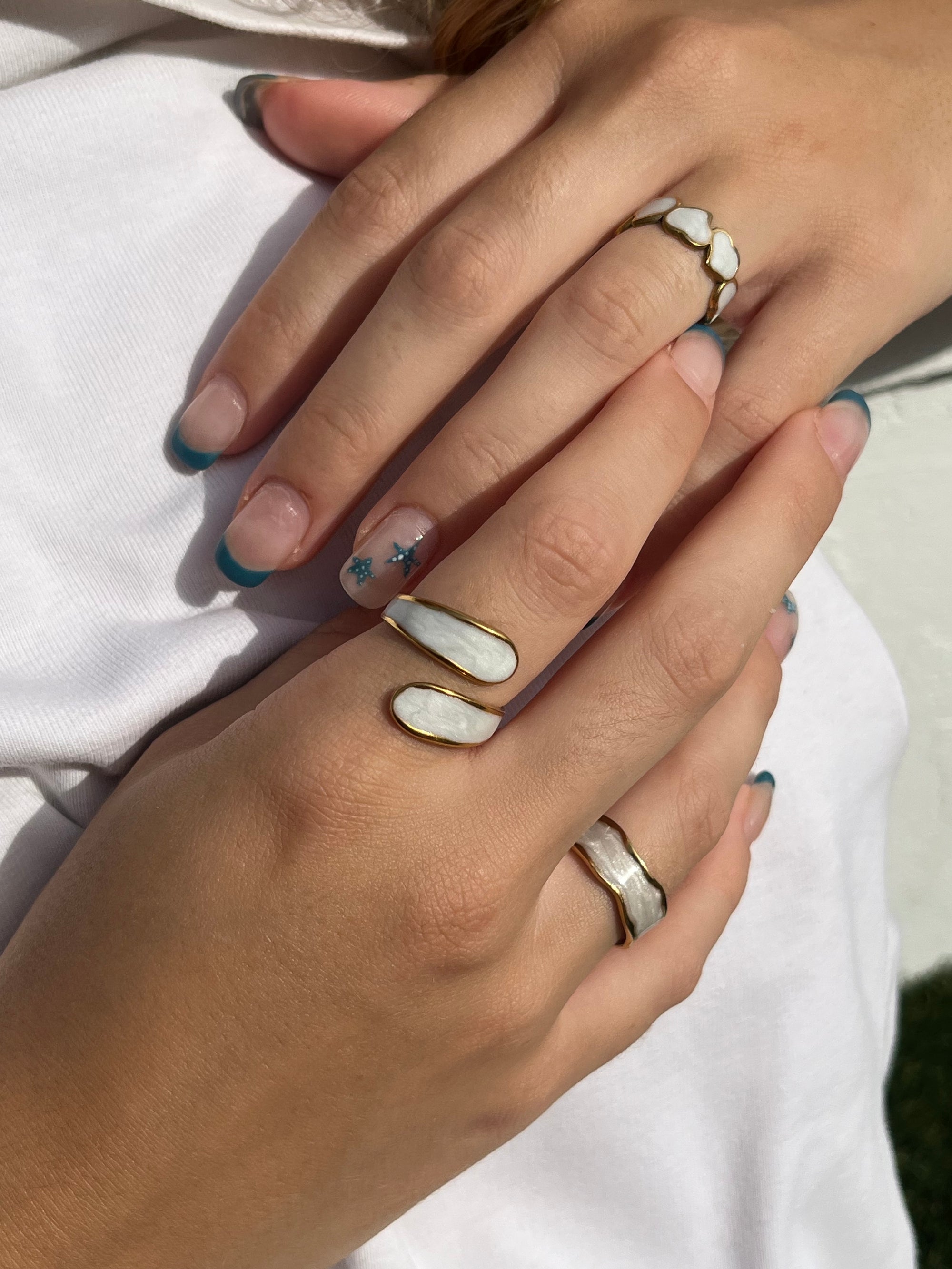 Anillo Espiral Perlado Blanco